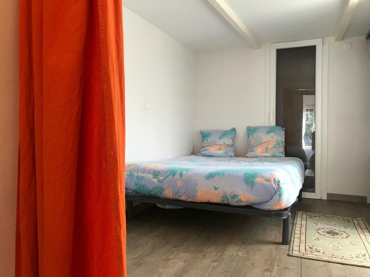 Apartament Joli Studio Au Calme Bassens  Zewnętrze zdjęcie