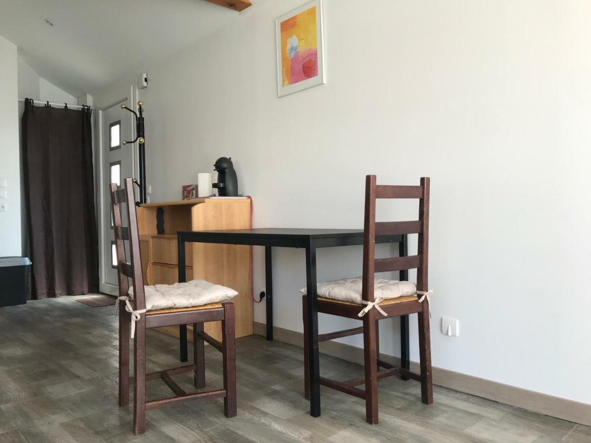 Apartament Joli Studio Au Calme Bassens  Zewnętrze zdjęcie