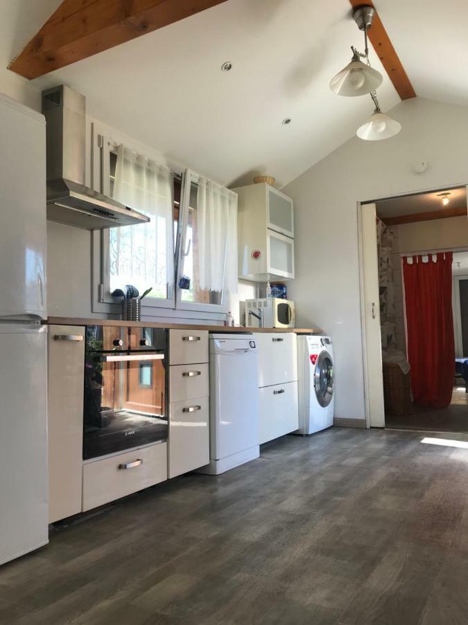 Apartament Joli Studio Au Calme Bassens  Zewnętrze zdjęcie
